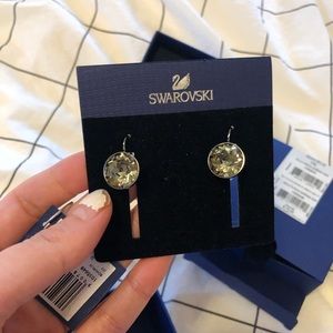 Swarovski Bella: pierced earrings Bdia